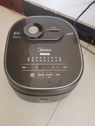 %title插图%num 美的(Midea)纤V 智能电饭煲电饭锅3-8人家用4升大容量一级能效IH电磁加热预约精铁釜蒸米饭锅FB40S701