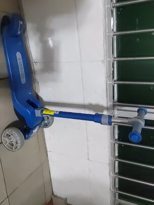儿童滑板车