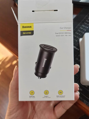 车载充电器