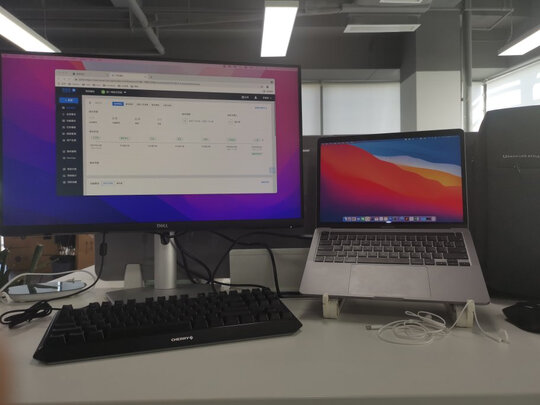 戴尔（DELL）4K 27英寸 IPS Type-C口65W反向充电 低蓝光 内置音箱 FreeSync 旋转升降  电脑显示器 S2722QC