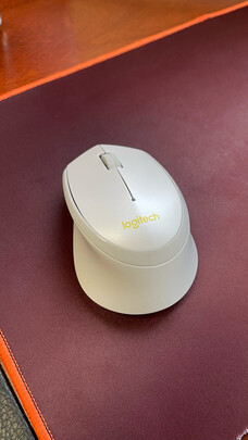 %title插图%num 罗技(Logitech)M330 轻音鼠标 无线鼠标 办公鼠标 右手鼠标 带无线微型接收器 灰色