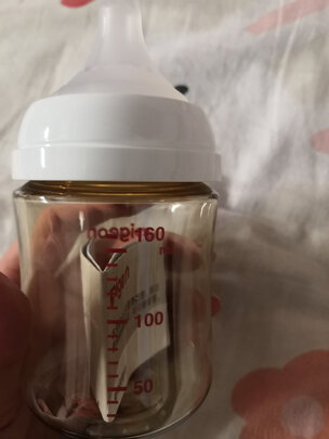 婴儿奶瓶