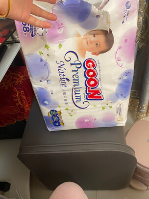 婴儿纸尿裤