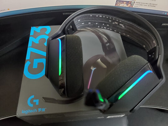 罗技（G）KDA女团定制款G733 LIGHTSPEED 无线RGB 游戏耳机麦克风