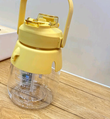吸管水杯