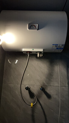 电热水器