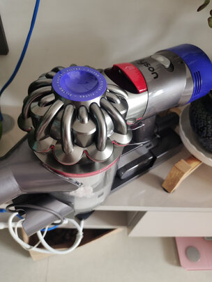 戴森SV10 DYSON V8 FLUFFY PLUS吸尘器怎么样？亲身体验告知你实情！