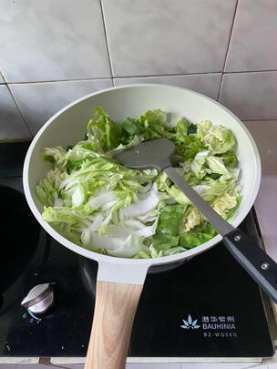 麦饭石不粘锅