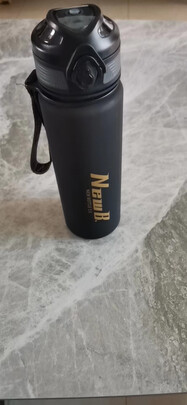 运动水杯