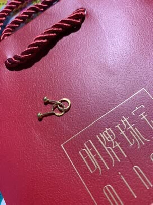 黄金耳钉
