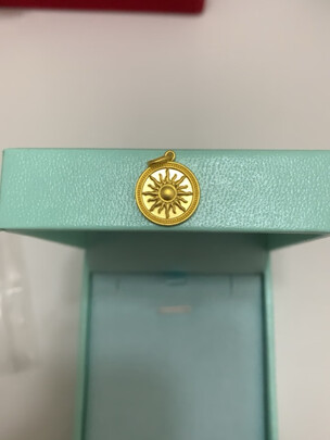 黄金吊坠