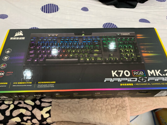 美商海盗船K70 RGB MK.2 RAPIDFIRE对比外星人AW768区别是什么？按键哪个舒服？哪个反应灵敏 