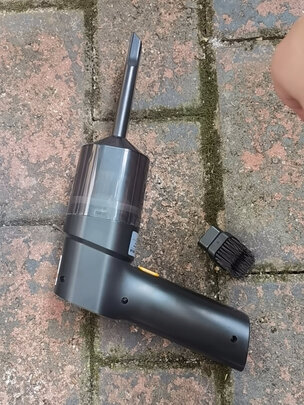 车载吸尘器