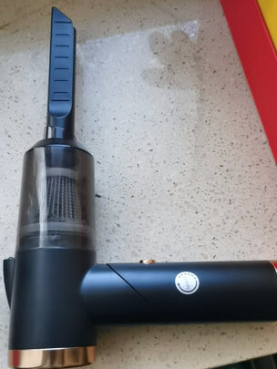 车载吸尘器