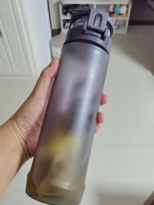 运动水杯