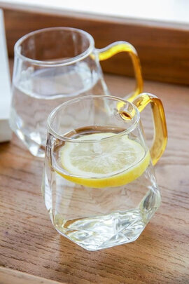 玻璃水杯
