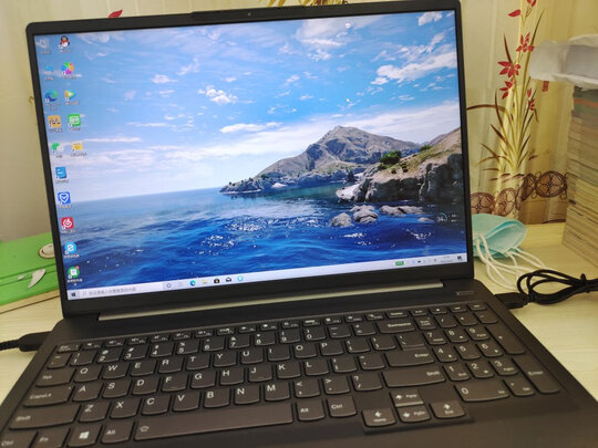 笔记本电脑