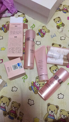 法国HKH玫瑰烟酰胺护肤品怎么样?到底有没有效果呢?