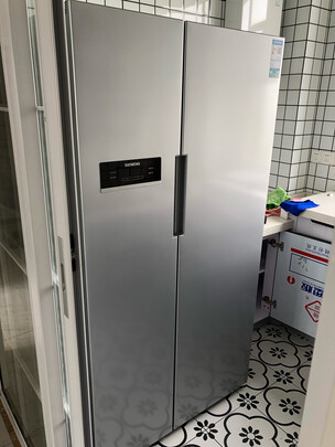西门子(SIEMENS) 610升 变频风冷无霜对开双开门冰箱 大容量 速冷速冻（银色） BCD-610W(KA92NV60TI)