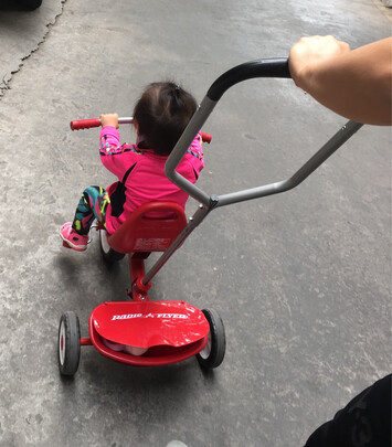 儿童三轮车