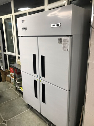 星星商用冰箱 牌子亮,质量好,物流小伙帮忙放到位置,调试好,给个大