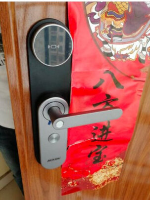 西勒奇u8100好不好？反应快吗？材质上乘吗？