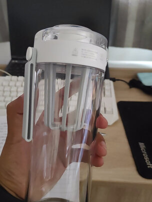 运动水杯