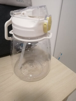 运动水杯