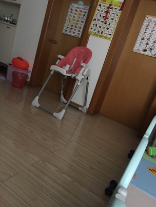 婴幼儿餐椅