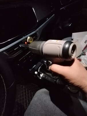 车载吸尘器
