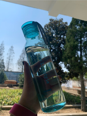 运动水杯