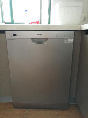 洗碗机|看完不迷路：海尔洗碗机EW14718B怎么样?上手三天讲内幕真相？