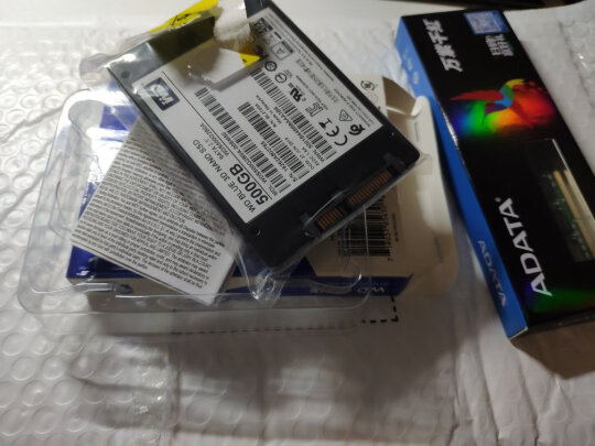 WD S500G2B0A和铠侠LRC10Z500GC8到底哪款好，哪个速度比较快？哪个质量上乘 