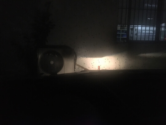 汽车灯泡