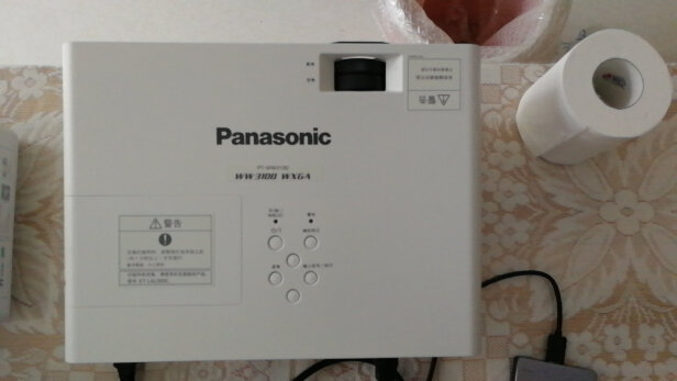 Panasonic 投影机好不好？显示效果好不好，调节方便吗 