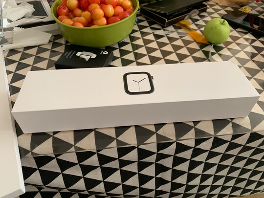 Apple Watch Series 4智能手表怎么样？体验三个月客观说优缺点