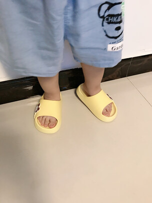 儿童拖鞋