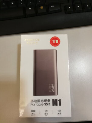 忆捷M1 1TB跟朗科Z Slim有区别没有，哪款质量过关？哪个传输快捷 