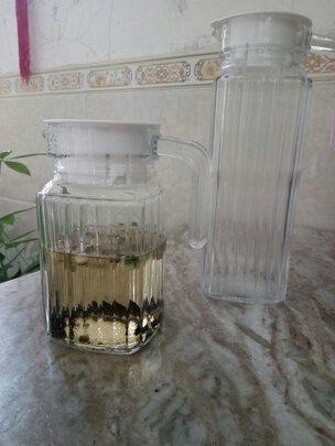 玻璃水杯