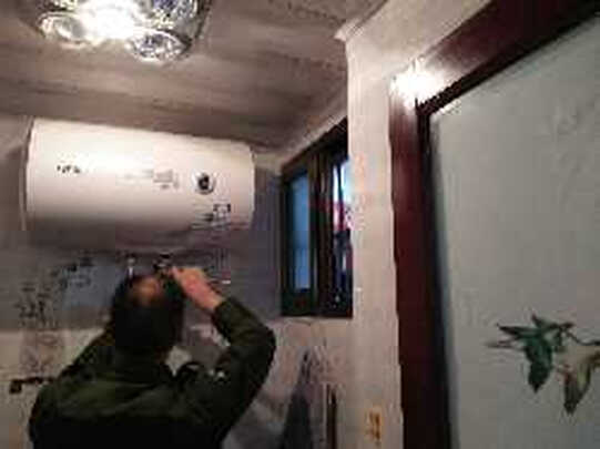 万家乐DT2热水器|看完不迷路：万家乐和万和热水器哪个牌子好？区别是