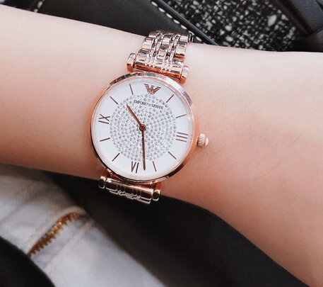 手表|外观展示阿玛尼满天星手表好不好用？讲讲体验真相？