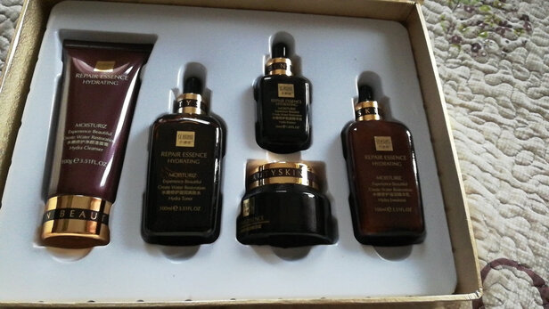 色娜娜（Senana Marina）小棕瓶修护五件套护肤品怎么样?到底有没有效果呢?