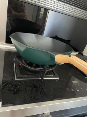 麦饭石不粘锅