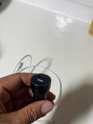 车载充电器