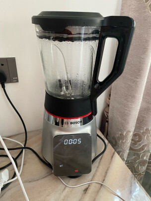 %title插图%num 博世(BOSCH) 加热辅食机可预约低音破壁机家用热烘除菌自动清洗新品 MMBH512SCN 浅银灰