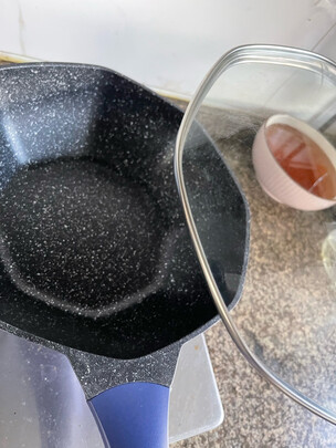 麦饭石不粘锅