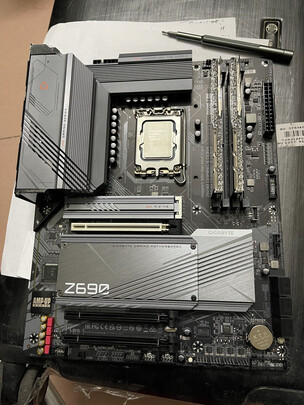 主板|客观评价技嘉Z690 GAMING X DDR4主板怎么样？上手三周说真相