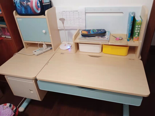 图片[3] - 产品评测坐得正学生书桌是否值得购买？1.2米实木蓝粉彩虹款 - 淘实惠