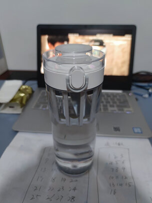 运动水杯