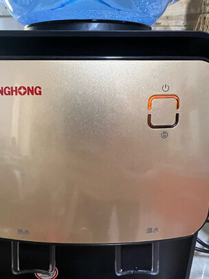 饮水机